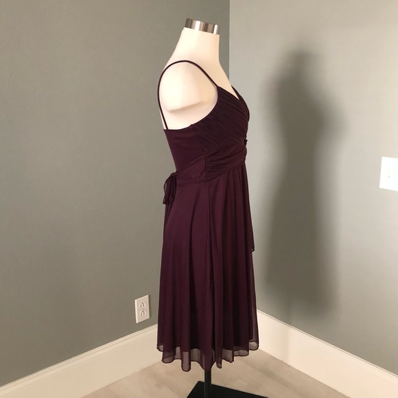 More pics Empire Waist V-Neck Belted Chiffon Jeweled Brooch Dress - Picture 15 of 16